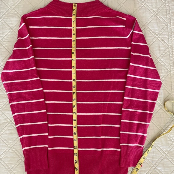 Gap Size L, Pink & White Striped Sweater - Picture 3 of 3